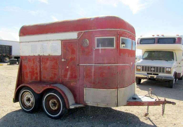 M-780  2 Horse Trailer