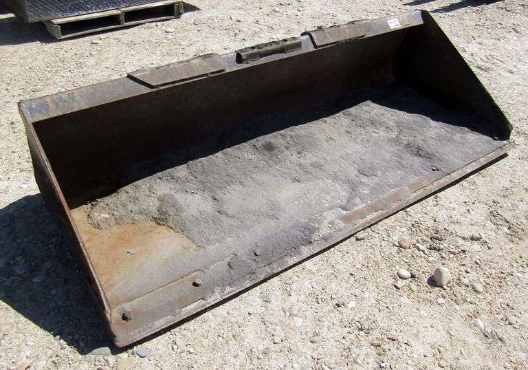 M-477  Skid Steer Bucket