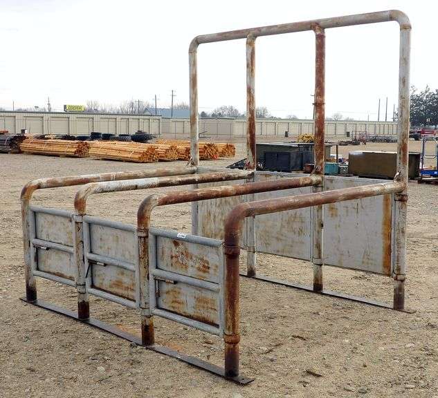 M-338  Horse Inspection Station