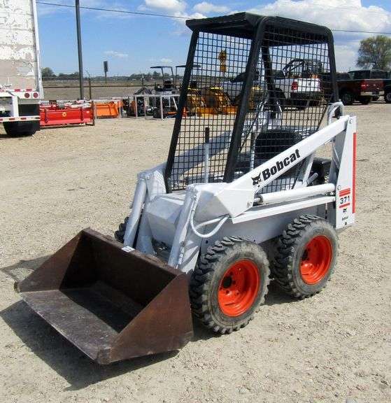 M-1286 Bobcat 371 Skid Steer