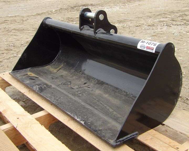 M-1076 31" Mini Excavator Cleanup Bucket
