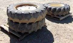 M-432 Tractor Tires & Wheels