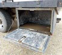M-868 2006 Ford F-250 XL Flatbed Pickup