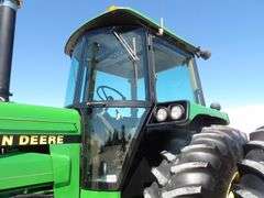 M-1252 John Deere 4955 MFWD Tractor