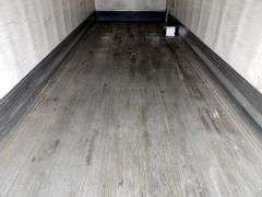 M-772 2005 Freightliner Reefer Truck
