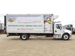 M-772 2005 Freightliner Reefer Truck