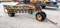 M-1351 New Holland 258 Twin Rakes