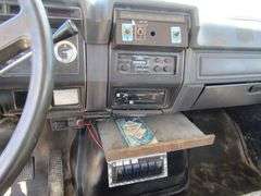 M-487  1991 Ford F-800 Crane Truck