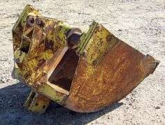 M-382  Backhoe Bucket