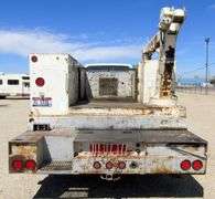 M-487  1991 Ford F-800 Crane Truck
