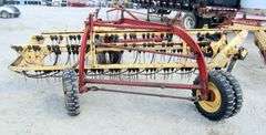 M-1351 New Holland 258 Twin Rakes
