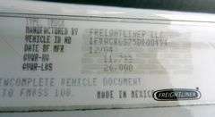 M-772 2005 Freightliner Reefer Truck