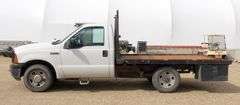 M-868 2006 Ford F-250 XL Flatbed Pickup
