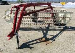 M-817 International Side Delivery Hay Rake