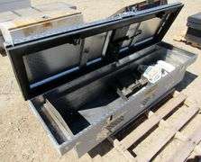 M-481  DeeZee Pickup Toolbox