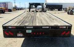 M-1260 2005 Gooseneck Flatbed Trailer