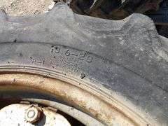 M-432 Tractor Tires & Wheels