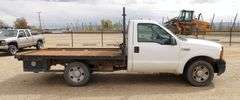 M-868 2006 Ford F-250 XL Flatbed Pickup