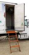 M-772 2005 Freightliner Reefer Truck