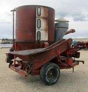 M-909  Farm Hand Grinder Mixer