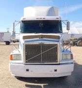 M-461  1995 Volvo GM Truck Tractor