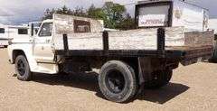M-910  1977 Ford F600 Dump Truck