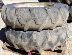 M-432 Tractor Tires & Wheels