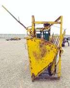 M-352  Squeeze Chute