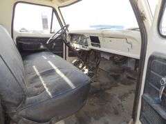 M-910  1977 Ford F600 Dump Truck