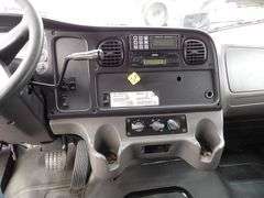 M-772 2005 Freightliner Reefer Truck