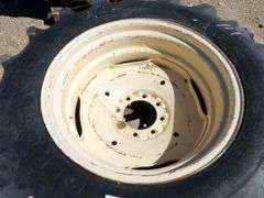M-432 Tractor Tires & Wheels