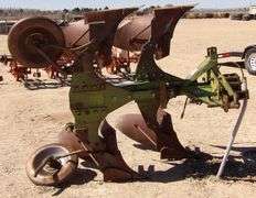 M-430 John Deere Plow