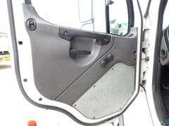 M-772 2005 Freightliner Reefer Truck