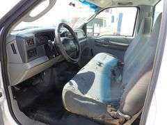 M-1271 2003 Ford F-550 Box Truck