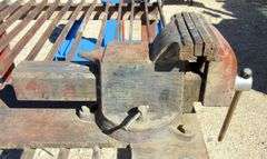 M-429  Welding Table w/Vise