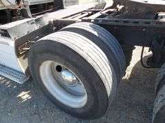 M-461  1995 Volvo GM Truck Tractor