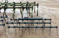 M-811  John Deere 1100 Chisel Plow