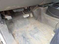 M-868 2006 Ford F-250 XL Flatbed Pickup