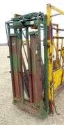 M-352  Squeeze Chute