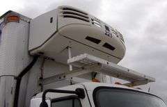 M-772 2005 Freightliner Reefer Truck
