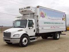 M-772 2005 Freightliner Reefer Truck