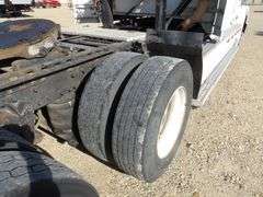 M-461  1995 Volvo GM Truck Tractor