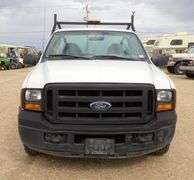 M-868 2006 Ford F-250 XL Flatbed Pickup