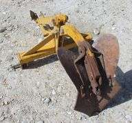 M-585 3-Point Ditcher