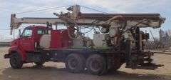 M-700 1998 Ford Louisville Truck W/Simco 7000 Well Drilling Rig