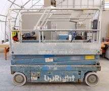 M-552  UpRight Scissor Lift