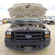 M-868 2006 Ford F-250 XL Flatbed Pickup