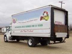 M-772 2005 Freightliner Reefer Truck