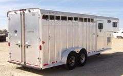 M-687  2008 Royal Competitor 4 Horse Aluminum Trailer