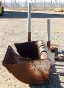 M-384  Stands / Backhoe Bucket